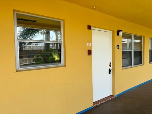 210-220 Croton Ave, Lantana, FL, 33462-2974 | Card Image