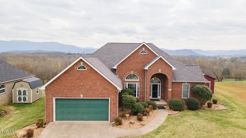 100 Golf Villa Dr, Greeneville, TN, 37743-8970 | Card Image