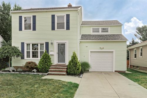 1543 Roselawn Rd, Mayfield Heights, OH, 44124-3315 | Card Image