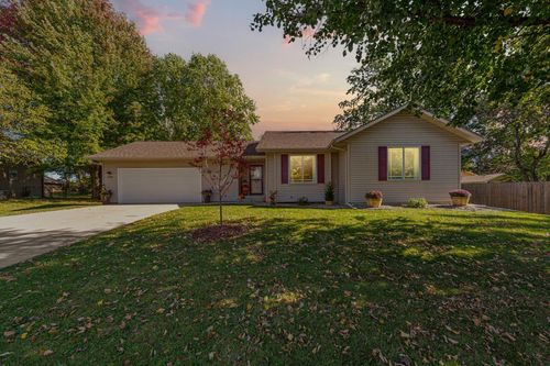 1404 Lockwood Dr, Northfield, MN, 55057-2362 | Card Image