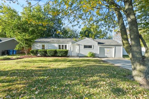 2325 University St, Crest Hill, IL, 60403-1820 | Card Image