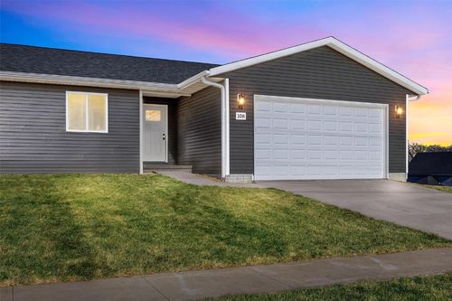 108 W Washington St, Norway, IA, 52318 | Card Image