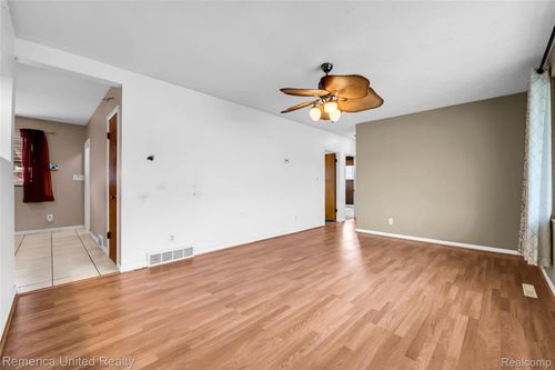 3450 Pershing St, Wayne, MI, 48184-1182 | Card Image