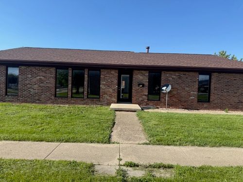 806 Four Seasons Rd, Bloomington, IL, 61701-5825 | Card Image