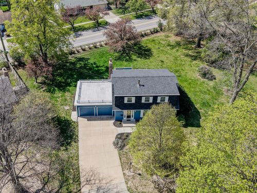 556 Mahaska Ct, Iowa City, IA, 52246-1605 | Card Image