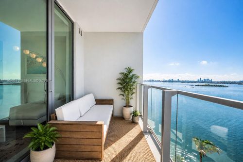 1408-2900 Ne 7th Ave, Miami, FL, 33137-4392 | Card Image