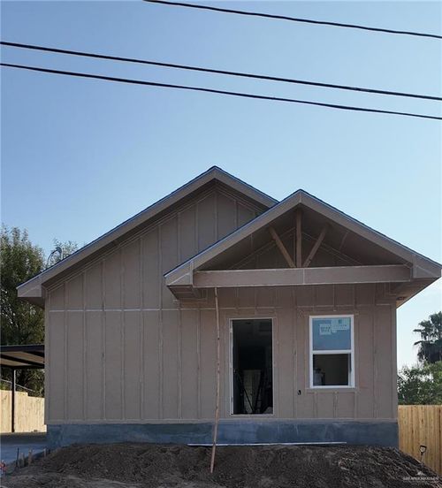 352 Elias Lopez St, Rio Grande City, TX, 78582-6453 | Card Image