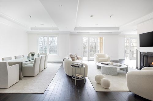 unit-3211-3000 Royal Ct, North Hills, NY, 11040-2638 | Card Image