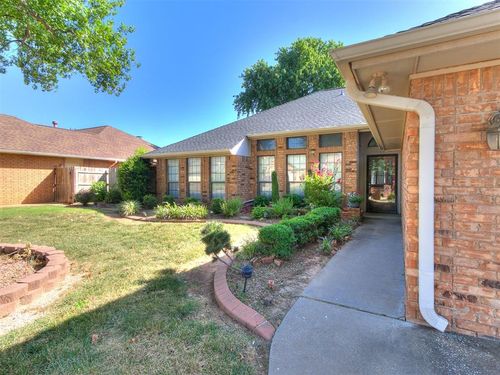 9945 Sudbury Rd, Yukon, OK, 73099-7958 | Card Image