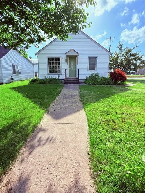 604 Harriet St, Altoona, WI, 54720-1022 | Card Image