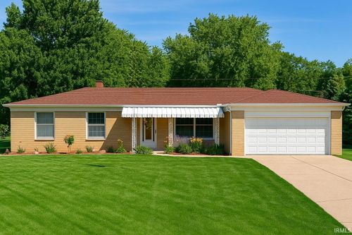 11211 Idlewood Dr, Osceola, IN, 46561-8834 | Card Image