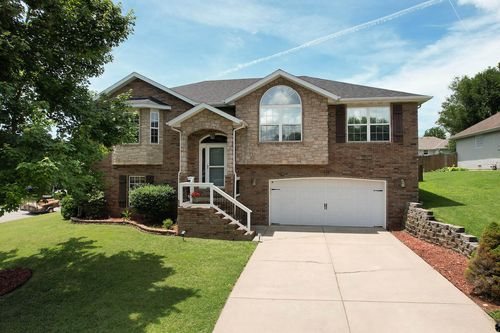 579 Lantern Hill Rd, Nixa, MO, 65714-7716 | Card Image