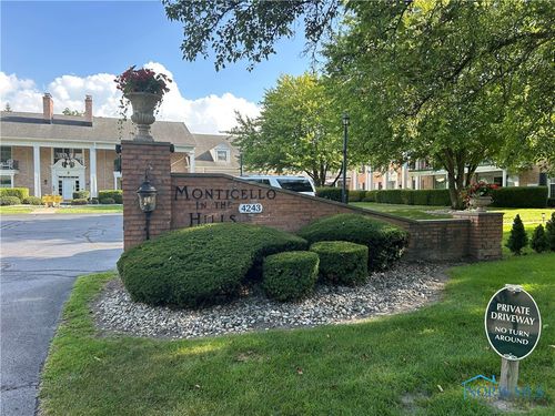 apt-202w-4243 W Bancroft St, Ottawa Hills, OH, 43615-3988 | Card Image
