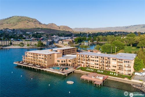 322 W Woodin Ave, Chelan, WA, 98816-9152 | Card Image
