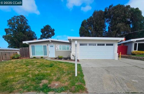 2011 Espanola Dr, San Pablo, CA, 94806-2112 | Card Image