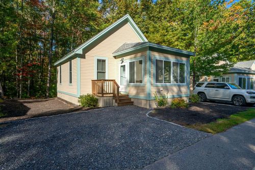 140-1 Old County Rd, Wells, ME, 04090-4940 | Card Image