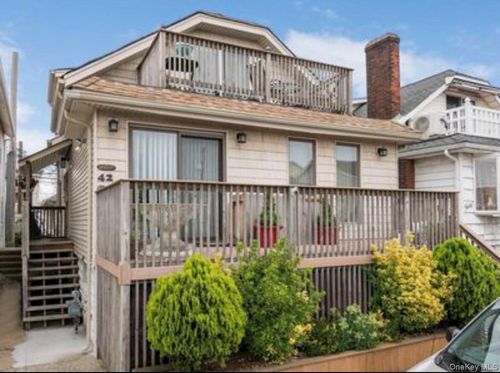 42 Virginia Ave, Long Beach, NY, 11561-1418 | Card Image