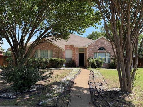 917 Dawson St, Cedar Hill, TX, 75104-6013 | Card Image