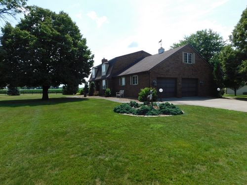 10766 E 7000n Rd, Grant Park, IL, 60940-5329 | Card Image