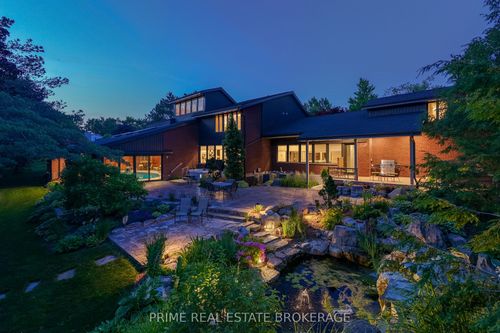 203 Riverside Dr, Exeter, ON, N0M1S3 | Card Image