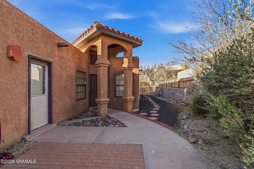 2031 Pinetrail St, Las Cruces, NM, 88012-6004 | Card Image