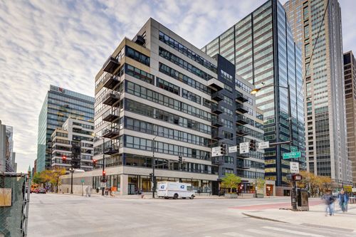 apt-9f-130 S Canal St, Chicago, IL, 60606-3919 | Card Image