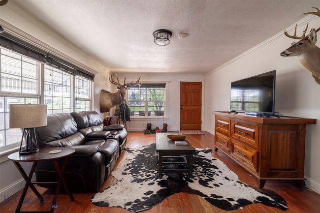 large living room off front entrance | Image 7