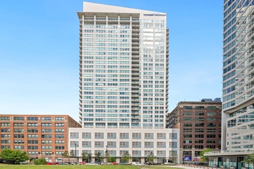 1907-701 S Wells St, Chicago, IL, 60607-4620 | Card Image