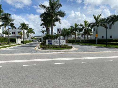 7227 Nw 103rd Path, Doral, FL, 33178-4417 | Card Image