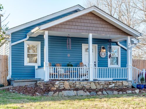 29 White Oak Rd, Arden, NC, 28704-9557 | Card Image