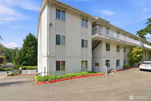 302-9926 Ne 116th St, Kirkland, WA, 98034-4242 | Card Image