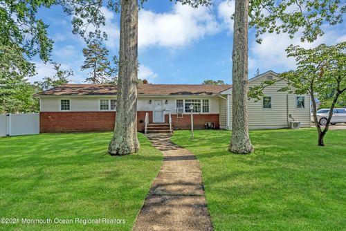 410 Wells Ave, Oakhurst, NJ, 07755-1434 | Card Image