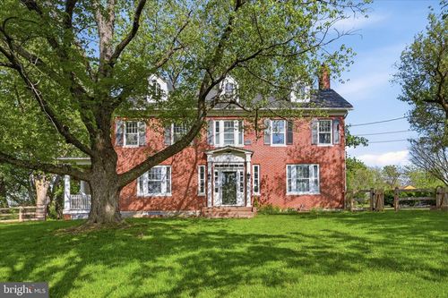 4737 Valley Pike, STEPHENS CITY, VA, 22655-3906 | Card Image