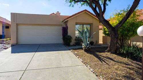310 E Highcourte Lane, Tucson, AZ, 85737 | Card Image
