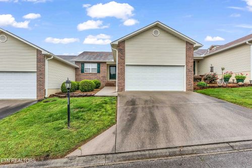 450 Executive Meadows Dr, Lenoir City, TN, 37771-6780 | Card Image