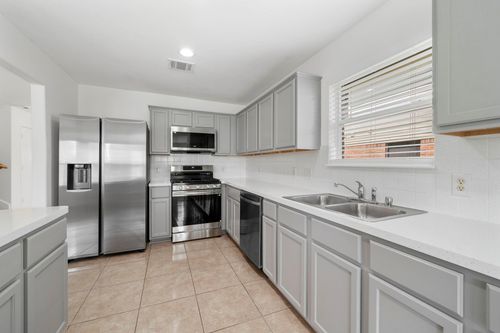 8514 Windy Thicket Ln, Cypress, TX, 77433-1524 | Card Image
