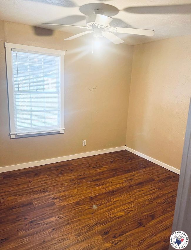 302 W Runnels St, House other with 3 bedrooms, 2 bathrooms and null parking in New Boston TX | Image 7
