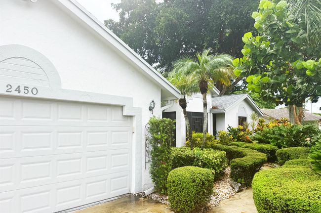 2450 Riviera Dr, House other with 2 bedrooms, 3 bathrooms and null parking in Delray Beach FL | Image 4