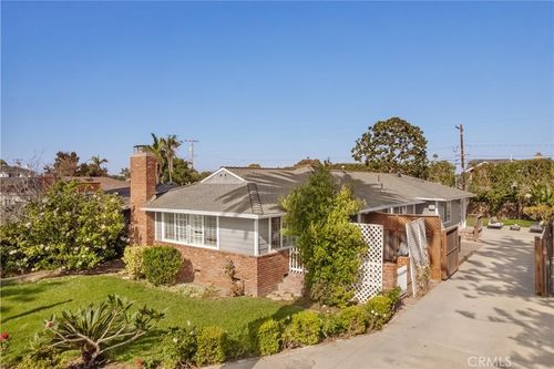 370 E 19th St, Costa Mesa, CA, 92627-2351 | Card Image