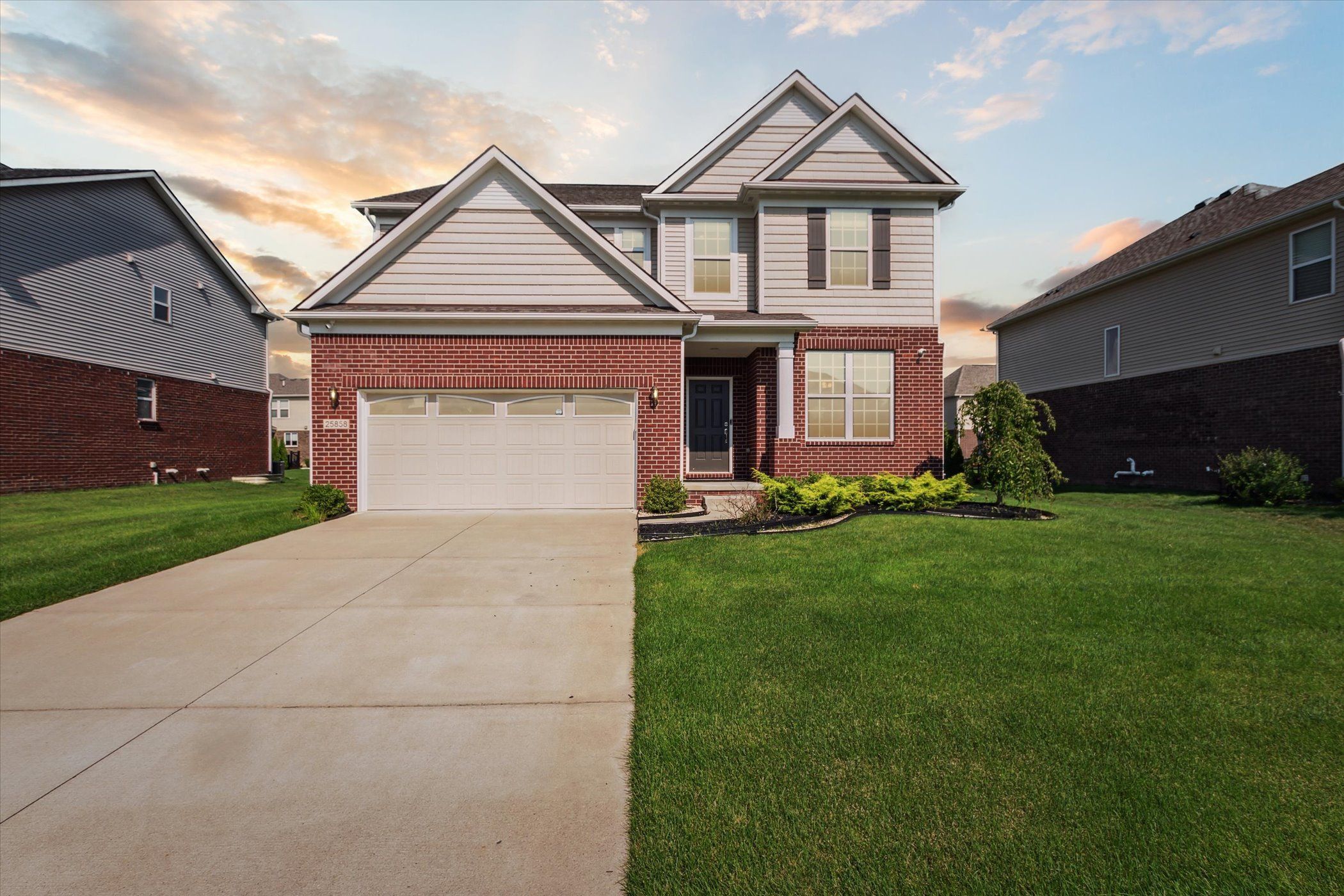 Tennyson Ct, Novi, MI 48374