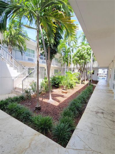 1 - 8080 Tatum Waterway Dr, Condo with 1 bedrooms, 1 bathrooms and null parking in Miami Beach FL | Image 2