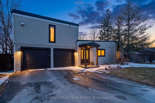 5492 West River Drive, Manotick - Kars - Rideau Twp and Area, ON, K4M1G8 | Card Image