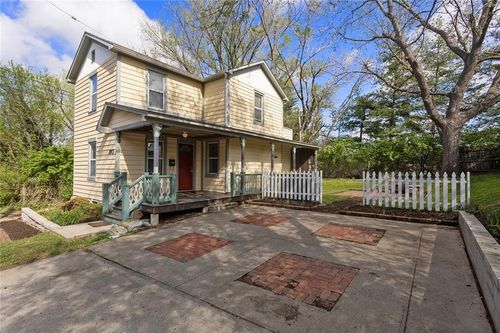 810 W 16th Street, Kansas City, MO, 64108 | Card Image