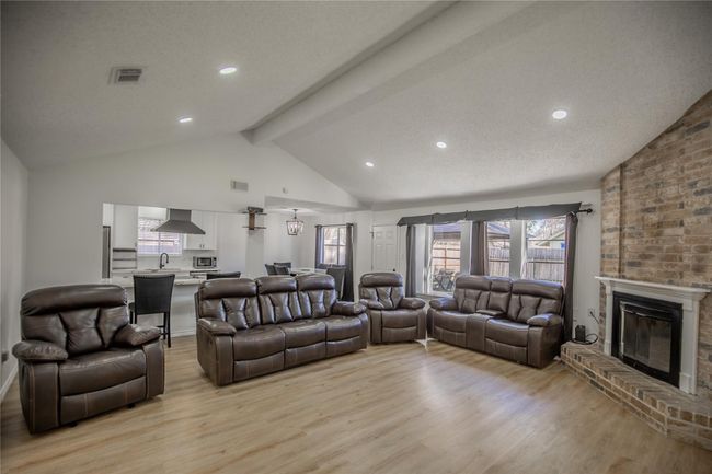 23310 Dew Wood Ln, House other with 3 bedrooms, 2 bathrooms and 2 parking in Spring TX | Image 6