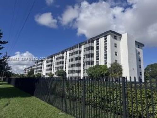 635-16950 W Dixie Hwy, North Miami Beach, FL, 33160-3777 | Card Image