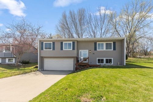 112108 Haering Cir, Chaska, MN, 55318-1416 | Card Image