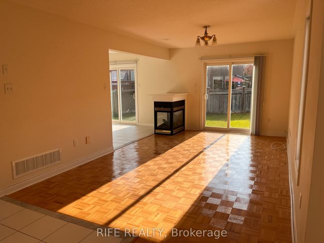 22 Ramsgate Crt, House other with 3 bedrooms, 3 bathrooms and 5 parking in Markham ON | Image 4