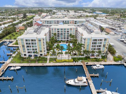 213-806 E Windward Way, Lantana, FL, 33462-8013 | Card Image