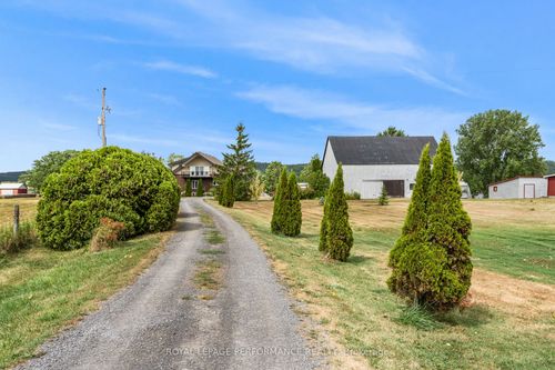 {{alt}} | Card Image