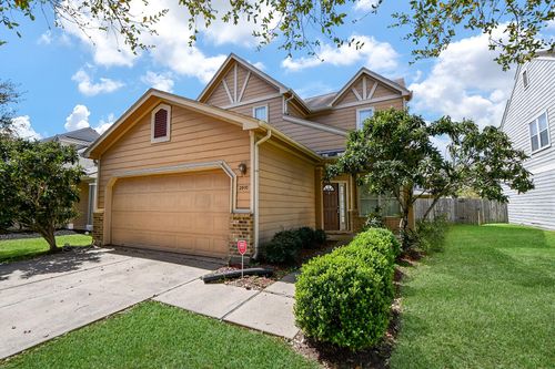 2910 Feather Green Trl, Fresno, TX, 77545-7154 | Card Image